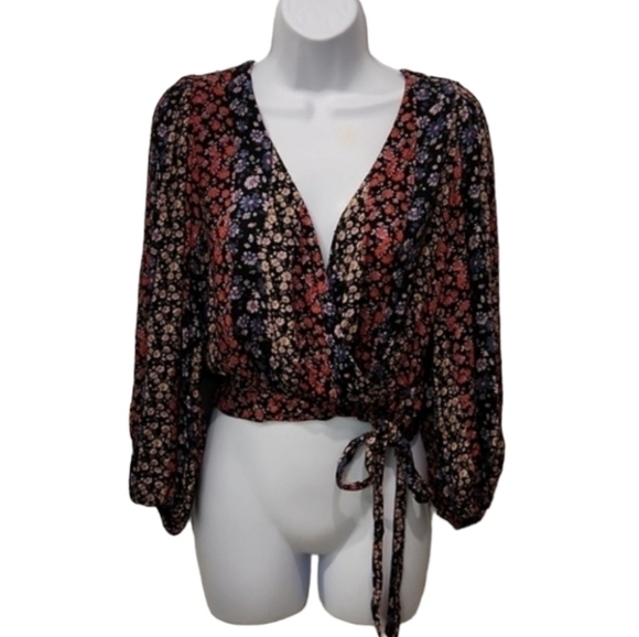 American Eagle Floral Balloon Sleeve Wrap Top - Picture 4 of 8